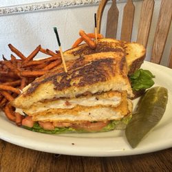 The Sixth Street Diner - Chicken Bacon Sandwich