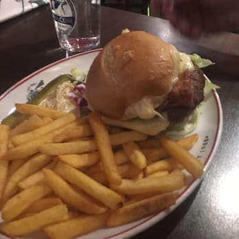O'learys Arlanda - Order a BBQ burger with added bacon, got another burger. But at least it had the bacon. - American Near Me - Arlanda, Alberta O'learys Arlanda - Order a BBQ burger with added bacon, got another burger. But at least it had the bacon. - American Near Me - Arlanda, Alberta