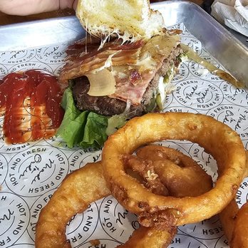 Bros Craft Burger - HBO burger and onion rings - Burgers Near Me - Los Fresnos, Texas