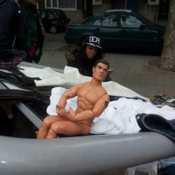 Snuffelmarkt Blijdorp - Iemand op zoek naar een action boy friend?