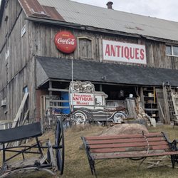 Inglewood Antique Market - THE BARN IS LOCATED RIGHT OFF HWY 10 LOTS OF FREE PARKING