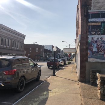 Pizza Americana - Street parking - Pizza Near Me - Willow Springs, Missouri Pizza Americana - Street parking - Pizza Near Me - Willow Springs, Missouri