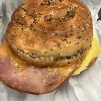 Starbucks - Coffee & Tea Near Me - Montreal, Quebec Starbucks - Coffee & Tea Near Me - Montreal, Quebec