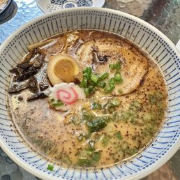 Ramen/ Black Garlic tonkutsu