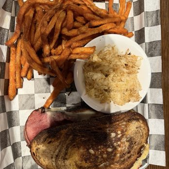 Junction 35 Spirits - Tanger - Reuben with sweet potato fries - Distilleries Near Me - Pigeon Forge, Tennessee Junction 35 Spirits - Tanger - Reuben with sweet potato fries - Distilleries Near Me - Pigeon Forge, Tennessee