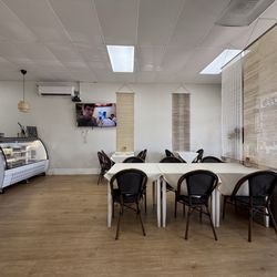 ShuFeng Kitchen - Restaurant interior seating