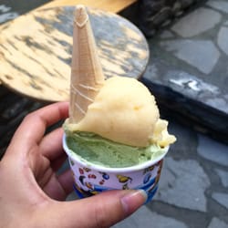 Gelateria Stalin - Peach and basil gelato
