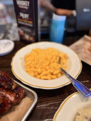 Lucille's Smokehouse Bar-B-Que by null