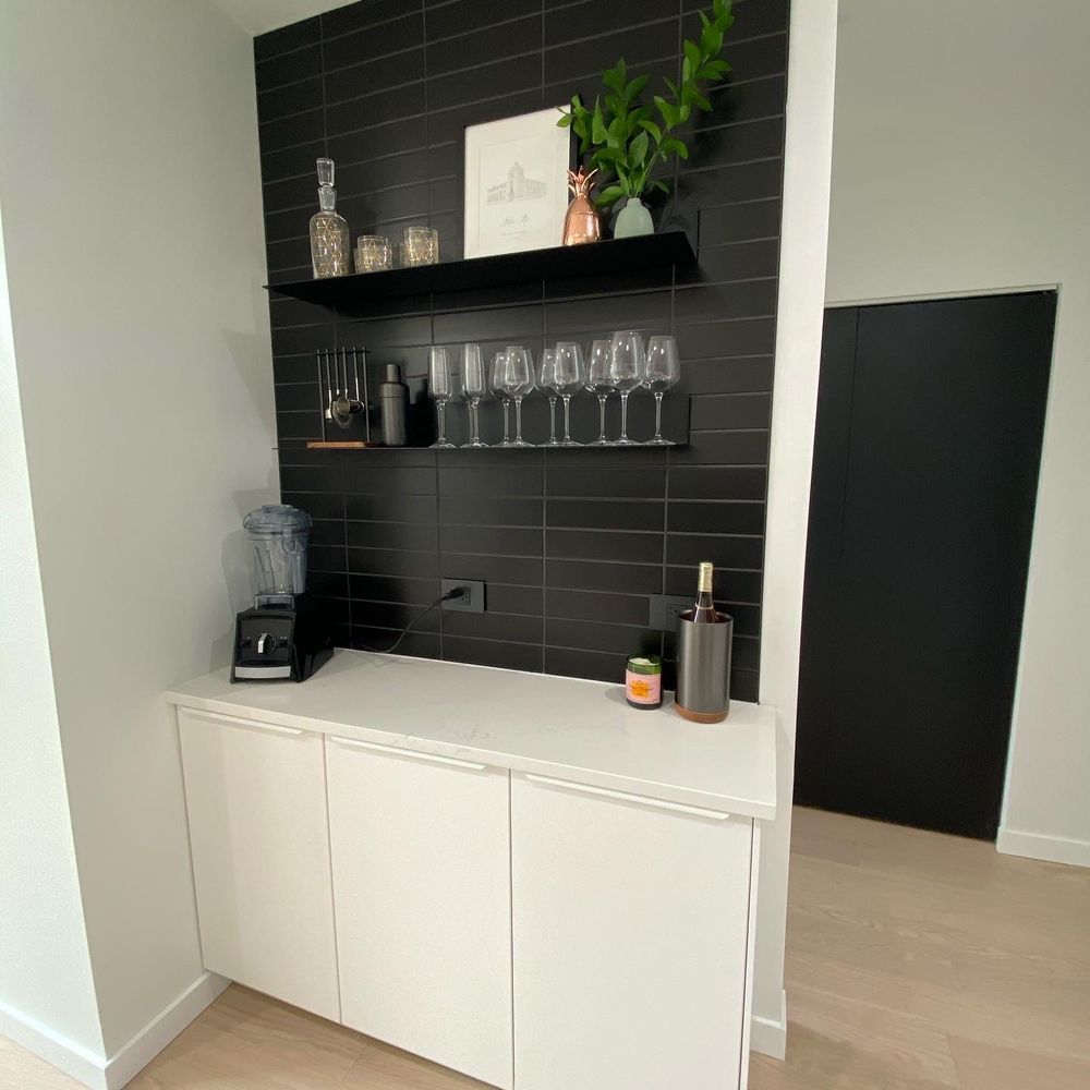 Stone Edge - Kitchen Bar - Countertop Installation Near Me - Chicago, Illinois