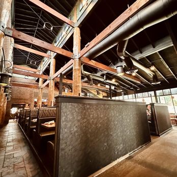 Oswego Grill - Main restaurant area - American Near Me - Beaverton, Oregon Oswego Grill - Main restaurant area - American Near Me - Beaverton, Oregon