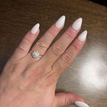 Moon Beauty & Spa - My ring finger nail is so crooked it's ridiculous - Nail Salons Near Me - Jackson Heights, New York Moon Beauty & Spa - My ring finger nail is so crooked it's ridiculous - Nail Salons Near Me - Jackson Heights, New York