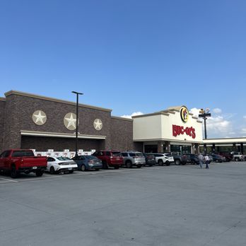 Buc-ee's - Gas Stations Near Me - Calhoun, Georgia