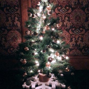 Queen Mary Christmas - Sir Winston's holiday dining. - Festivals Near Me - Long Beach, California Queen Mary Christmas - Sir Winston's holiday dining. - Festivals Near Me - Long Beach, California