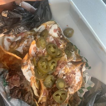 Gatorpit Barbq - Nachos with 1 Meat chopped beef - Barbeque Near Me - Lancaster, Texas Gatorpit Barbq - Nachos with 1 Meat chopped beef - Barbeque Near Me - Lancaster, Texas