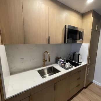 Iris Hotel Boston - Kitchen - Hotels Near Me - Brookline, Massachusetts