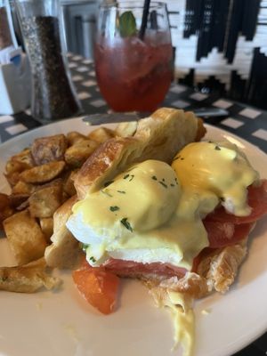 Claudine's Eatery by null