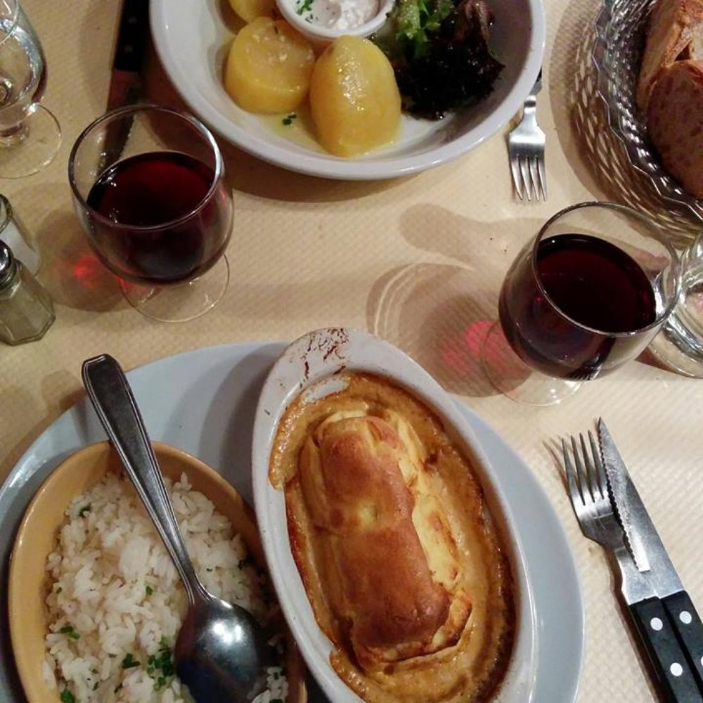 Chez M'Man - Mains: quenelle, sausage and potatoes. - French Near Me - Lyon, 69 Chez M'Man - Mains: quenelle, sausage and potatoes. - French Near Me - Lyon, 69