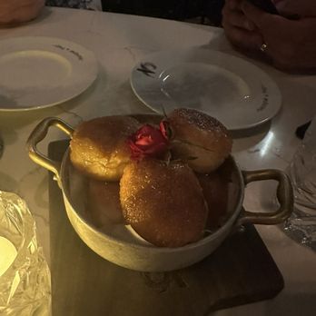 Vanderpump A Paris - Crème brûlée beignets - French Near Me - Las Vegas, Nevada Vanderpump A Paris - Crème brûlée beignets - French Near Me - Las Vegas, Nevada