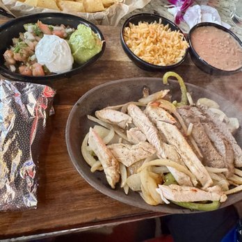 Rosa's Mexican Cocina - Combo Fajitas, cute setup - Mexican Near Me - Terrell, Texas Rosa's Mexican Cocina - Combo Fajitas, cute setup - Mexican Near Me - Terrell, Texas