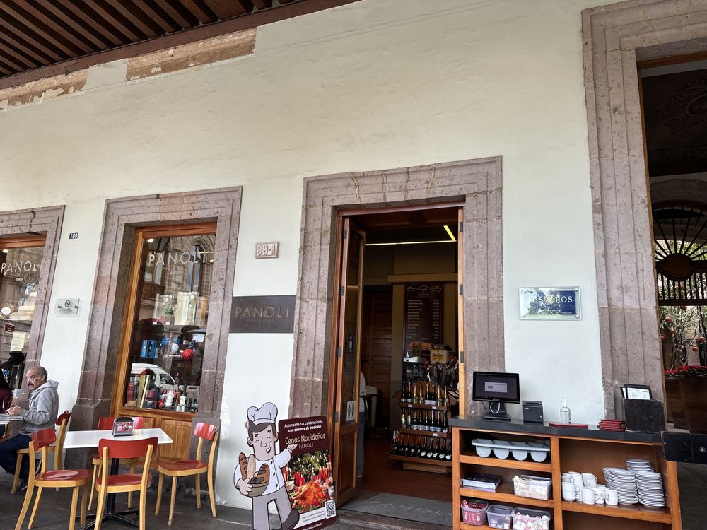 PANOLI PAN & DELI Updated May 2024 13 Photos Abasolo 92, Morelia