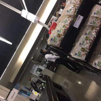 Mariano's - Lakeshore East - This staff member should be operating the cash register behind her instead of just standing around. - Grocery Near Me - Chicago, Illinois Mariano's - Lakeshore East - This staff member should be operating the cash register behind her instead of just standing around. - Grocery Near Me - Chicago, Illinois