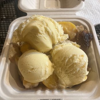 Circle M BBQ - Peach cobbler w/ vanilla ice cream - Barbeque Near Me - Senoia, Georgia Circle M BBQ - Peach cobbler w/ vanilla ice cream - Barbeque Near Me - Senoia, Georgia
