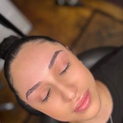 DreamBrowsXO - Threading & Styling to Perfection