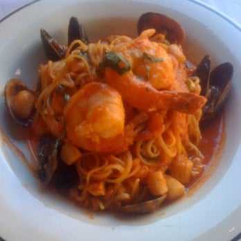 Cafe Santorini - Seafood Linguini - Italian Near Me - Pasadena, California
