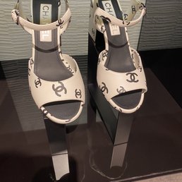 New shoes for tonight's dinner :)
