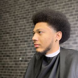 McCroy's Barber Lounge - Taper fade