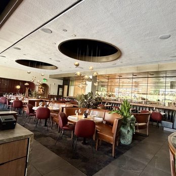 Joey La Jolla - Indoor seating - Steakhouses Near Me - San Diego, California