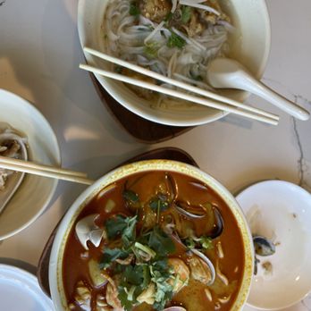YiPoh Kitchen Asian Cuisine - . Fish Head Noodle Soup &. Clam & Seafood curry Noodle Soup - Asian Fusion Near Me - Brooklyn, New York YiPoh Kitchen Asian Cuisine - . Fish Head Noodle Soup &. Clam & Seafood curry Noodle Soup - Asian Fusion Near Me - Brooklyn, New York