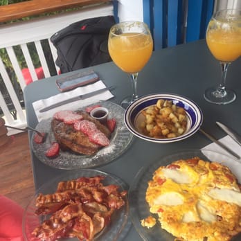 Frenchies Cafe - Omelette, French toast, mimosas, bacon, and potatoes - French Near Me - Key West, Florida Frenchies Cafe - Omelette, French toast, mimosas, bacon, and potatoes - French Near Me - Key West, Florida