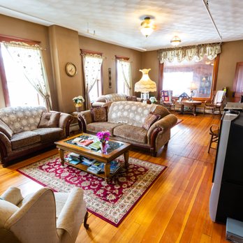 Fountain Chateau - Bed & Breakfast Near Me - Hustler, Wisconsin
