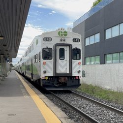 Burlington GO Station - Train refurbished old cab car 249