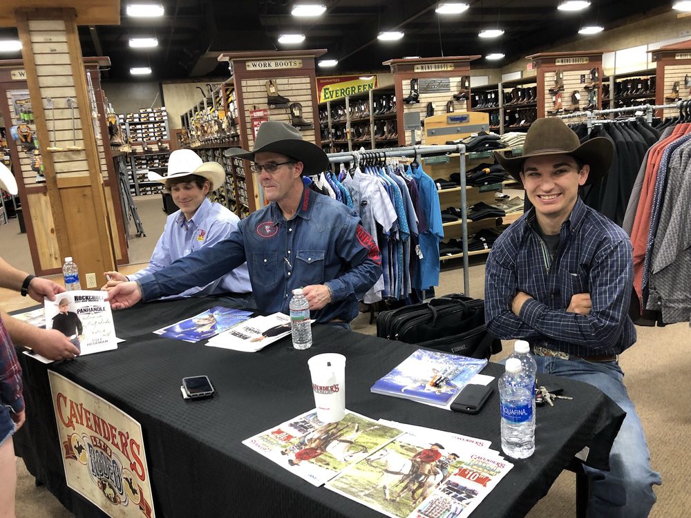 CAVENDER’S WESTERN OUTFITTER in 2340 Airline Dr, Bossier City