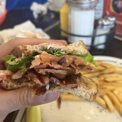 Gunther Toody's - BLT (tons of bacon)