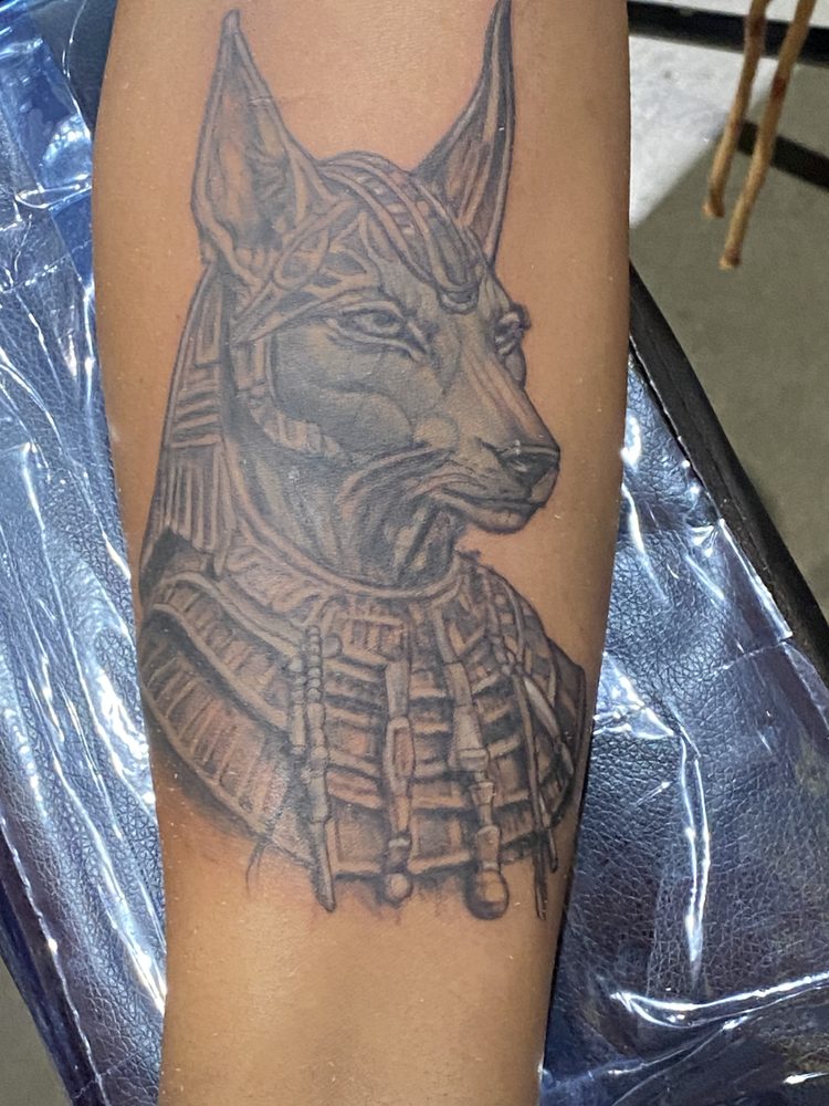 Moving Murals Body Art Studio