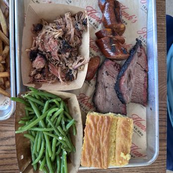 Hank’s Texas BBQ - Meat plate - Barbeque Near Me - Delaware, Ohio