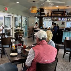 Lo’ Key Island Grille - Interior