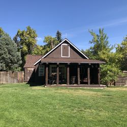 The Cabins At Country Road