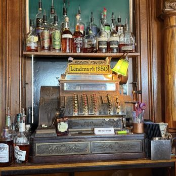 Landmark 1850 Inn - Bar - Bars Near Me - Milwaukee, Wisconsin Landmark 1850 Inn - Bar - Bars Near Me - Milwaukee, Wisconsin