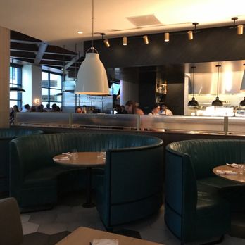 Earls Kitchen + Bar - Cocktail Bars Near Me - Plano, Texas