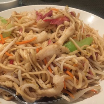 Rose Garden Restaurant - Combination Chow Fun - Cantonese Near Me - Union City, California Rose Garden Restaurant - Combination Chow Fun - Cantonese Near Me - Union City, California