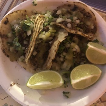 Tacos El Pariente - Tacos de cabeza - Mexican Near Me - Salinas, California