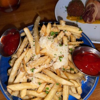 Aurora At The Celeste - Truffle Fries - American Near Me - Orlando, Florida