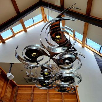 Phelps Creek Vineyards - Cool lighting fixture - Wine Tasting Room Near Me - Hood River, Oregon