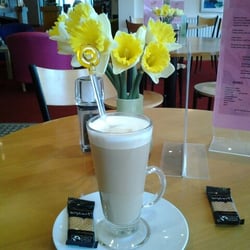 Radlett Centre - Cafe latte