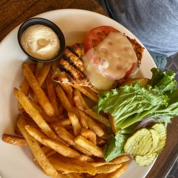 Cafe Alfresco - Chicken sandwich - New American Near Me - Dunedin, Florida