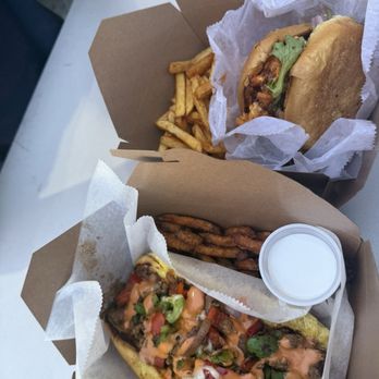 On the run Vegan - Philly Cheesesteak Chicken Buffalo Crispy Sandwich - Tacos Near Me - Miami, Florida On the run Vegan - Philly Cheesesteak Chicken Buffalo Crispy Sandwich - Tacos Near Me - Miami, Florida